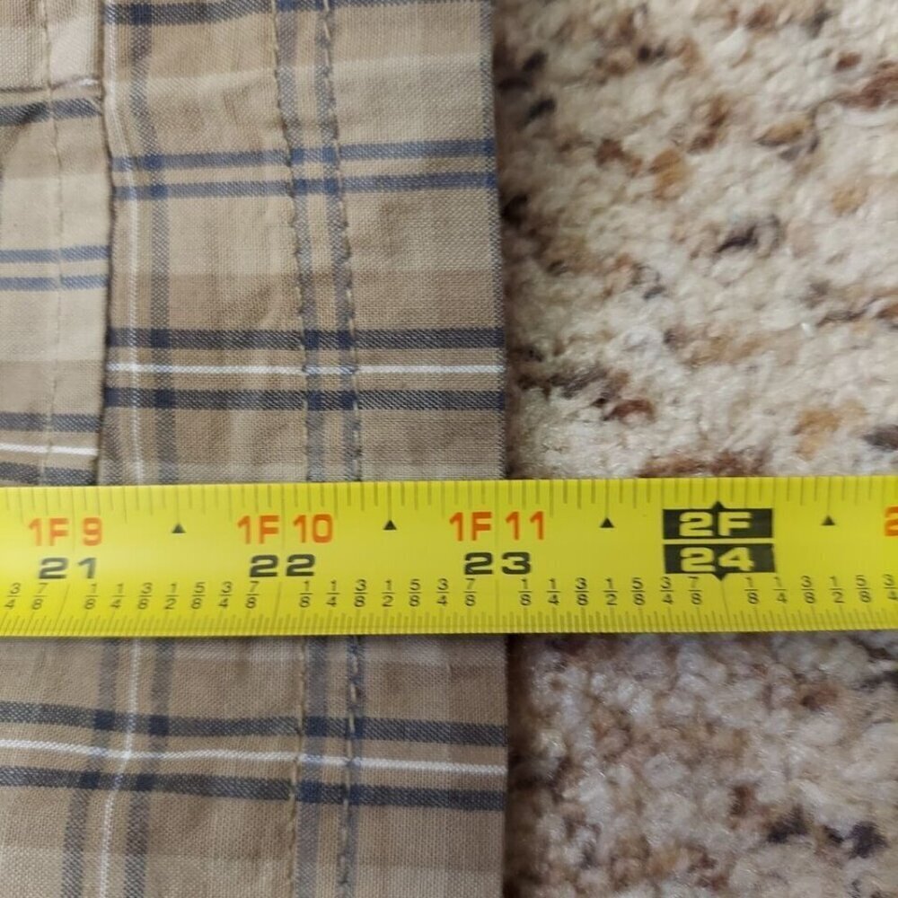 WRANGLER Cargo Shorts Men Size 36 Brown Plaid 10" Inseam Pre-Loved Slight Damage - Picture 10 of 12